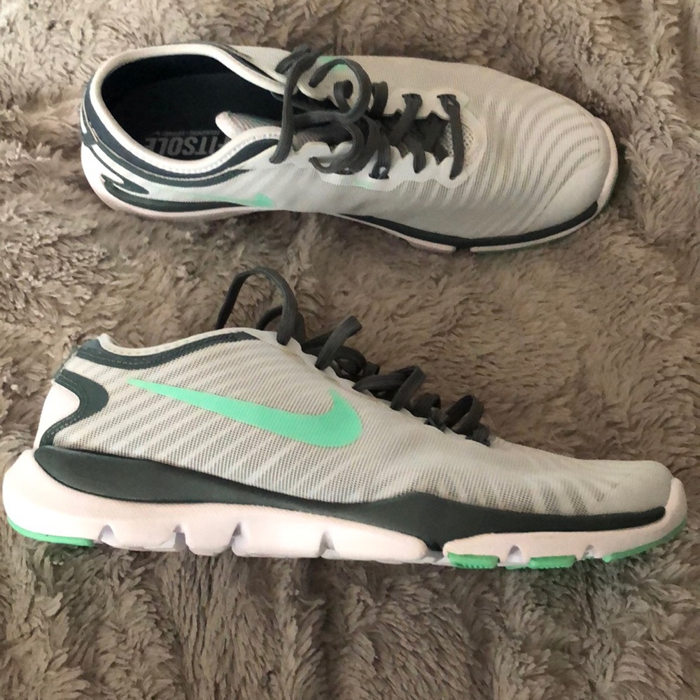 Nike women’s flex supreme tr4